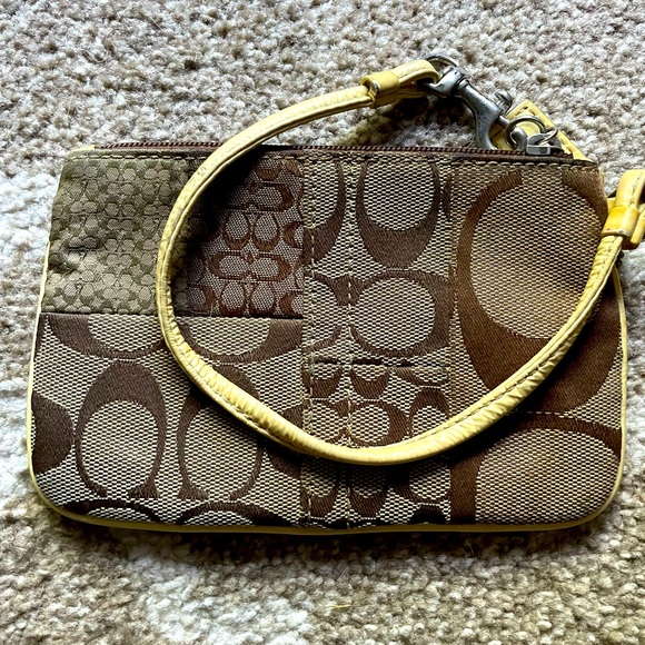 Coach wristlet purse - Picture 1 of 3